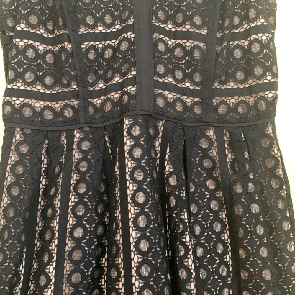 Loft | Black Tan Lace Embroideree V-Neck Sleeveless Fit & Flare Pleated Dress 2P - Picture 9 of 17